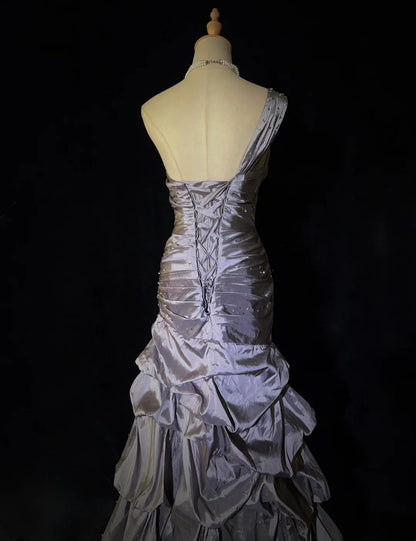 Verträumte 90er Abschlussballkleider Meerjungfrau One Shoulder Grau mit Perlenstickerei Formelle Abendkleider N3819