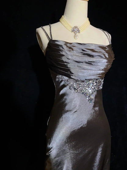 Vintage-Abschlussballkleider Inspiration Meerjungfrauen-Spaghettiträger Grau Satin 90er mit Perlen Abendkleider N3351