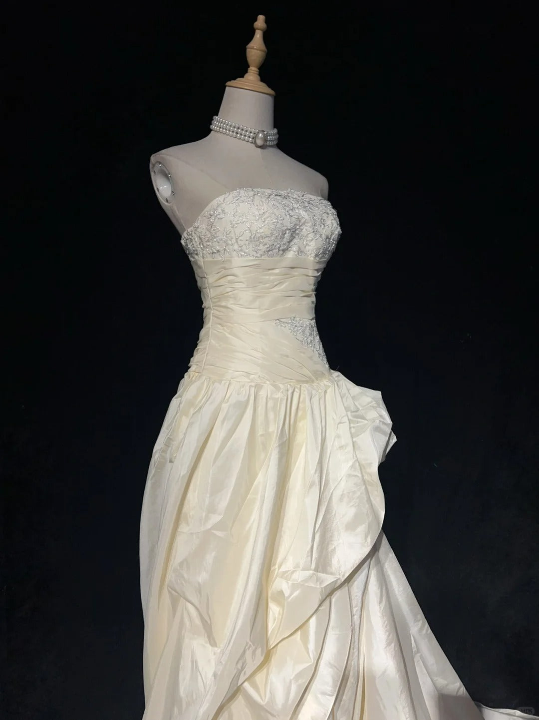 Robes de bal vintage des années 80 Robe de soirée champagne clair sans bretelles avec dentelle Tenues de soirée N3470