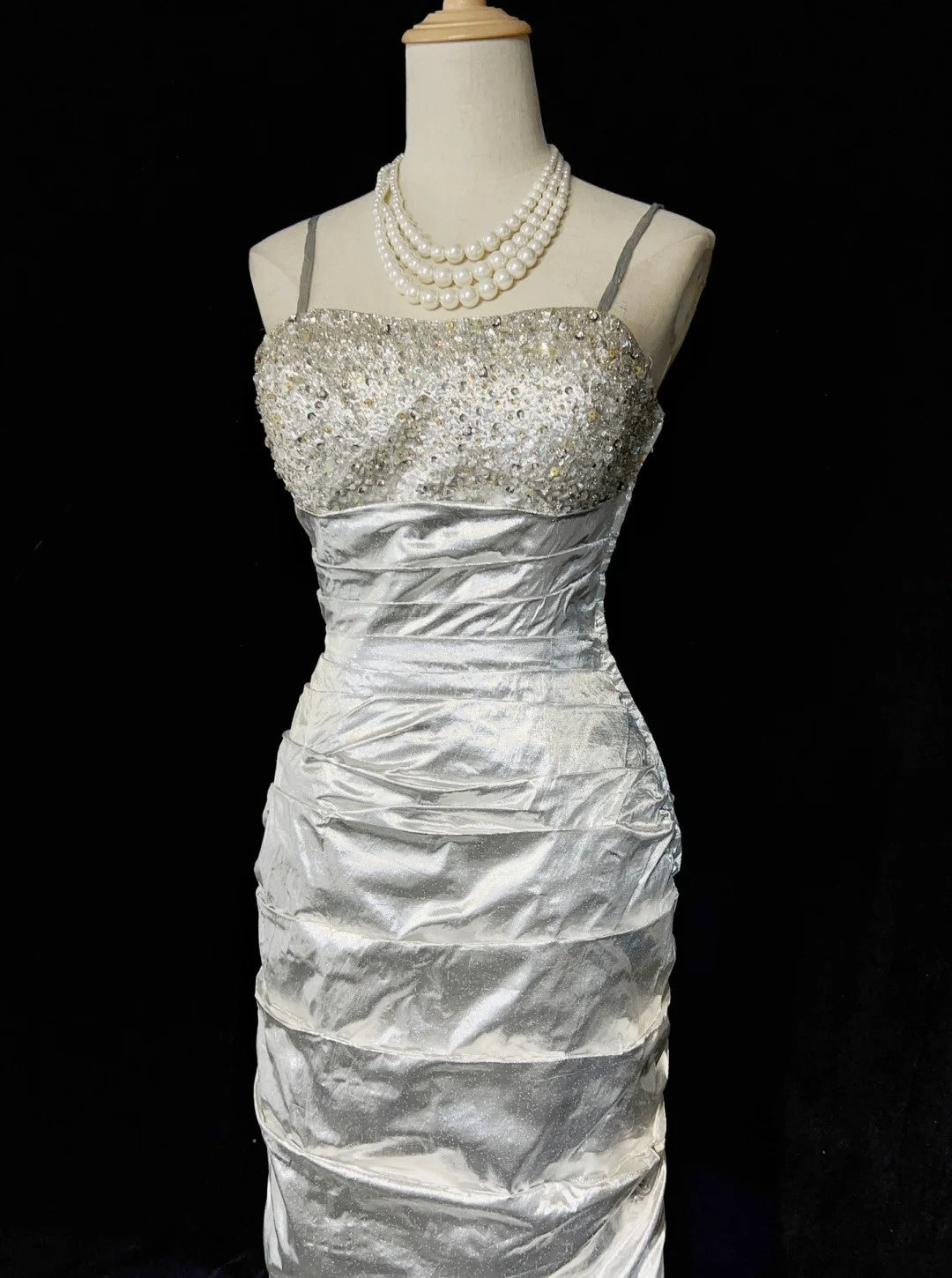 Charmantes Robes de bal Sirène Bretelles fines Gris argenté avec perles Longues Robes de soirée formelles N3687