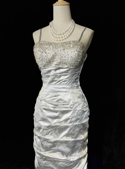 Charmantes Robes de bal Sirène Bretelles fines Gris argenté avec perles Longues Robes de soirée formelles N3687