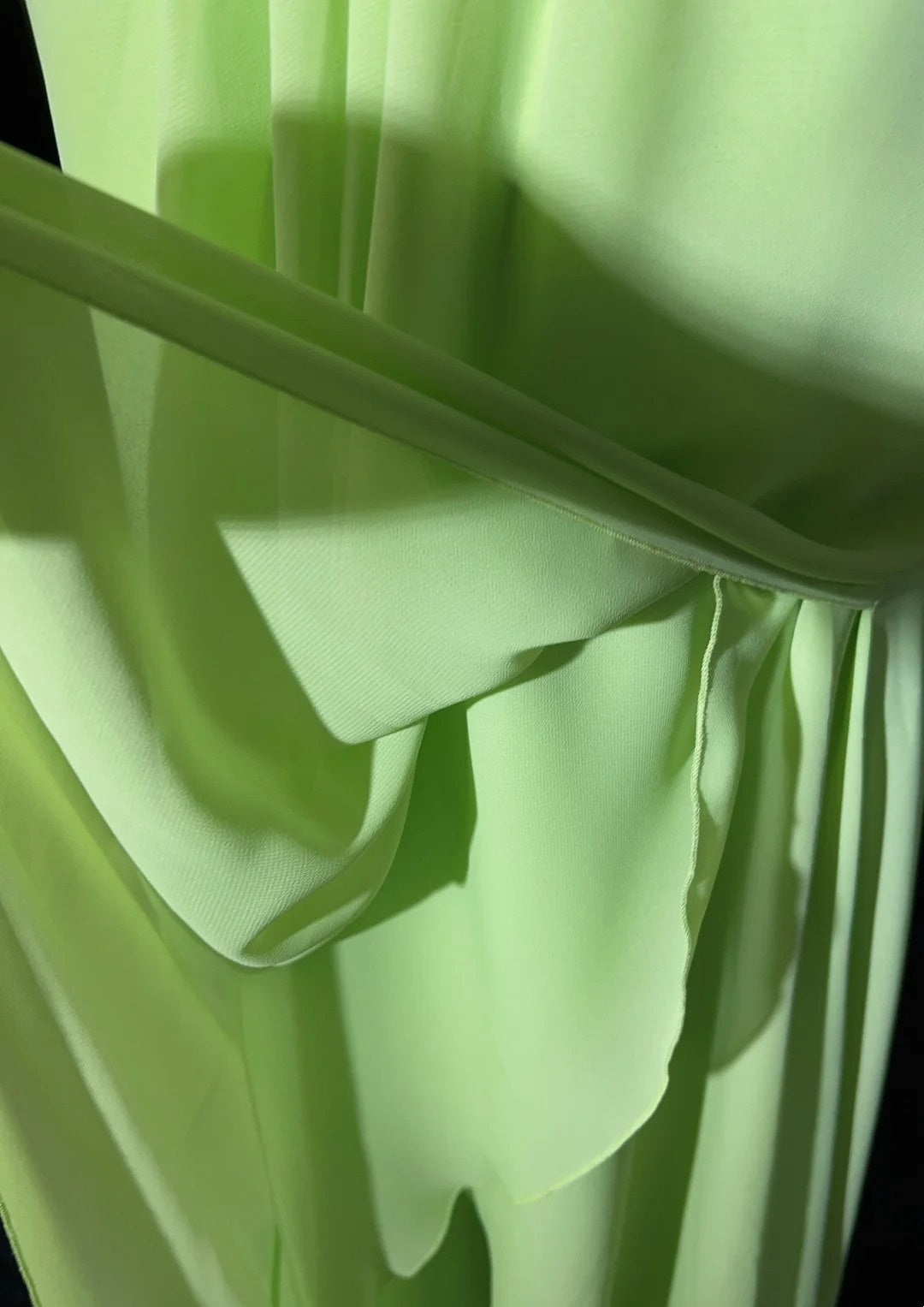 Wunderschöne Abschlussballkleider A-Linie One-Shoulder Chiffon Grün Mit Rüschen Lange Abendkleider N3383