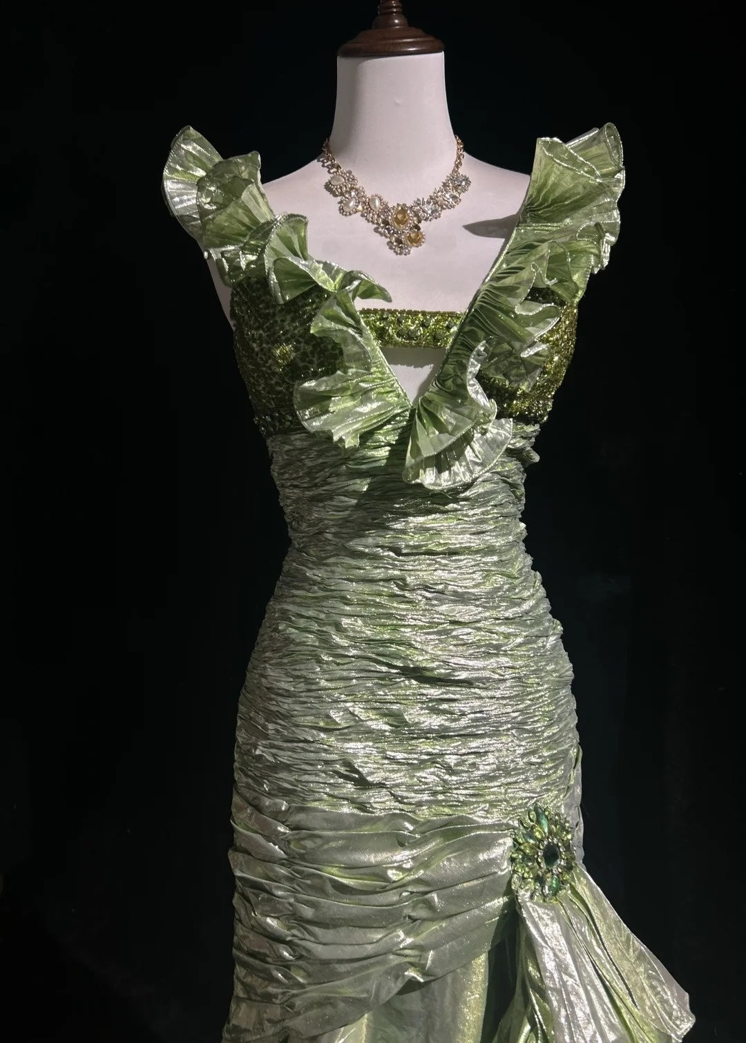 Vintage Ball Ästhetische Kleider Meerjungfrau V-Ausschnitt Grün mit Perlen Lang Abendkleid N3059