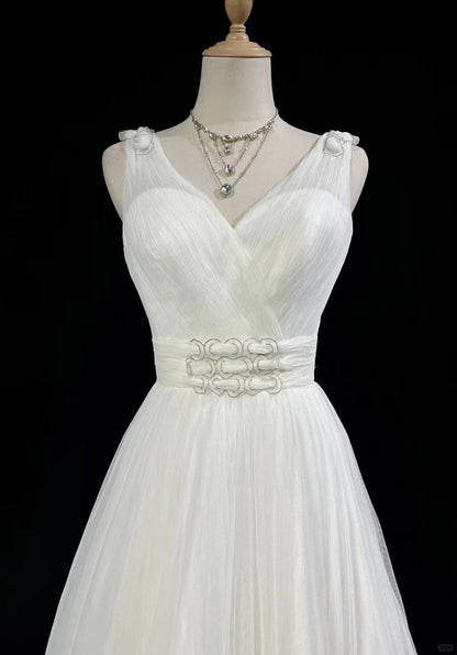 Süßes Ballkleid V-Ausschnitt Ärmellos Langer Tüll Garten Weißes Brautkleid RB3276