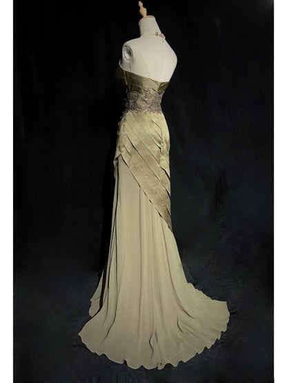 Robes de bal modestes Sirène Cœur Vert olive Satin Sans manches Tenues de cérémonie N3609