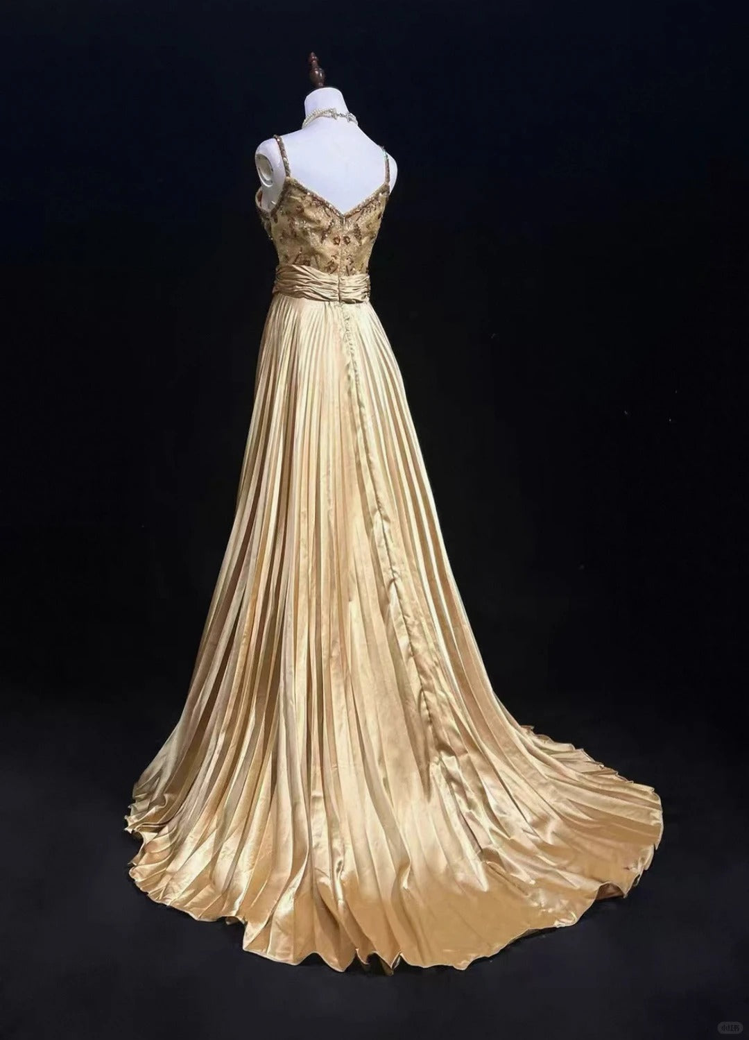 Vintage Abschlussballkleider 1950er A-Linie Spaghettiträger Goldsatin mit Perlen Ärmellose Abendgarderobe RB4335