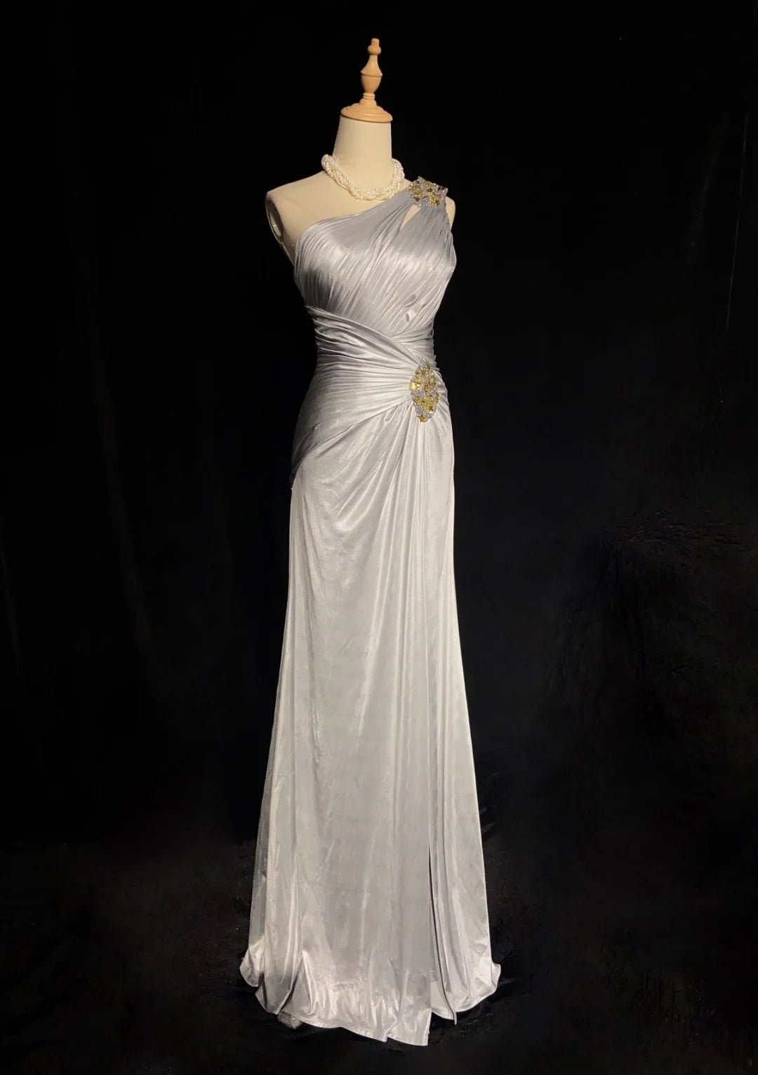 Belles Robes de Bal Coupe Empire Asymétrique Gris Argenté Longues Tenues de Soirée Formelles N3663