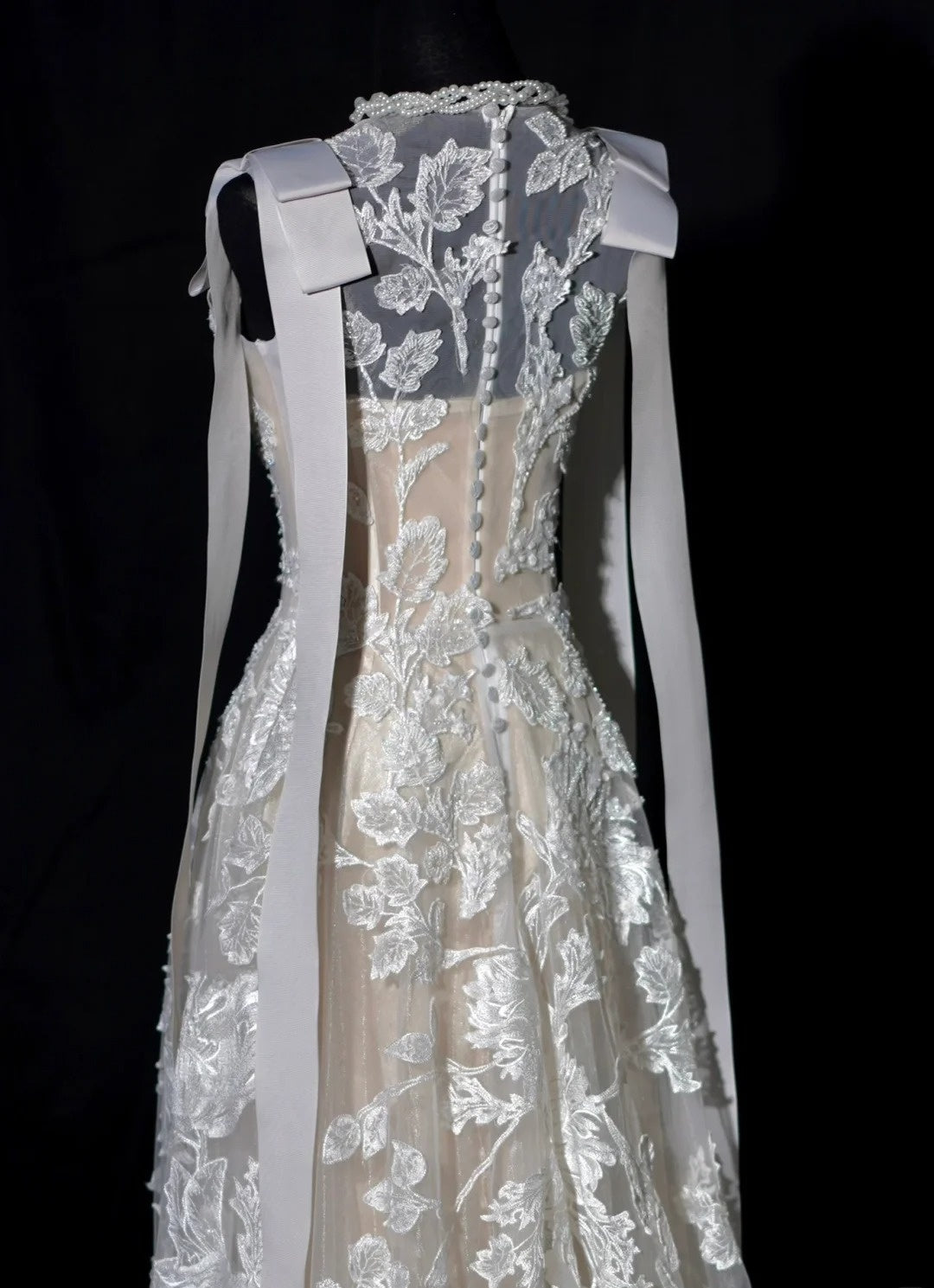 Robe de mariée luxueuse, coupe trapèze, col rond, dentelle, modèle AB2520