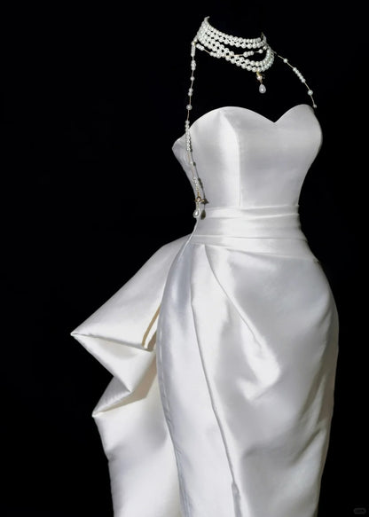Robe de mariée fourreau unie, décolleté cœur, en satin plissé, robe de mariée longue et ajustée AB2530