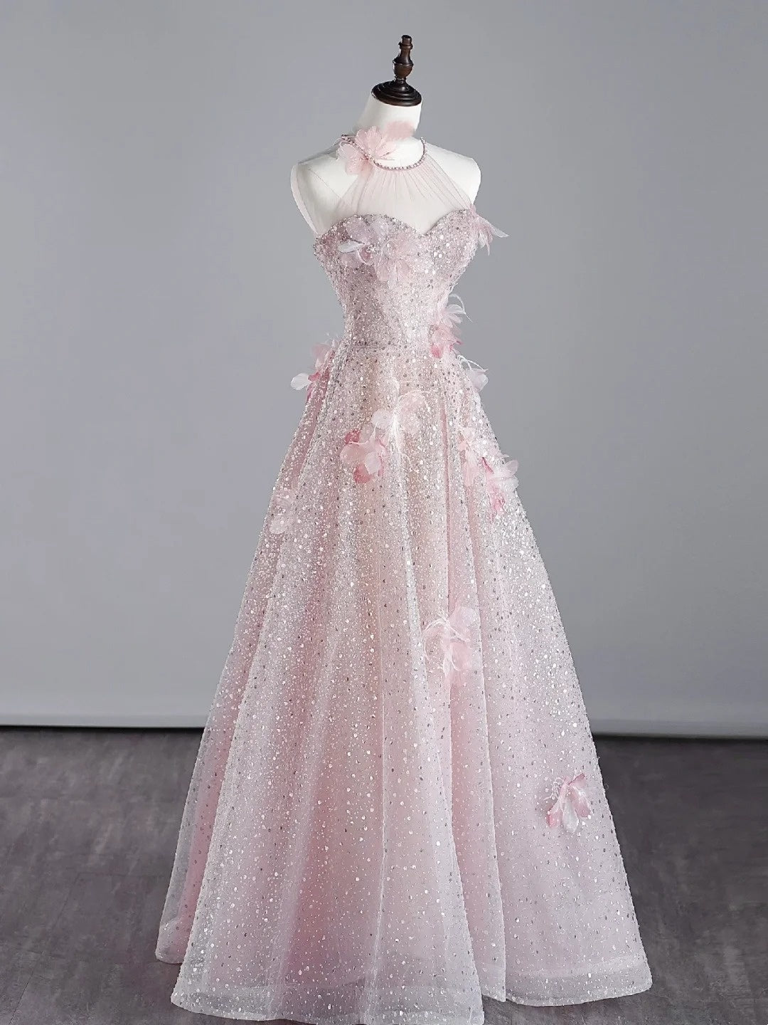 Robe de bal rose à sequins, coupe trapèze, col rond, inspiration princesse, modèle N758