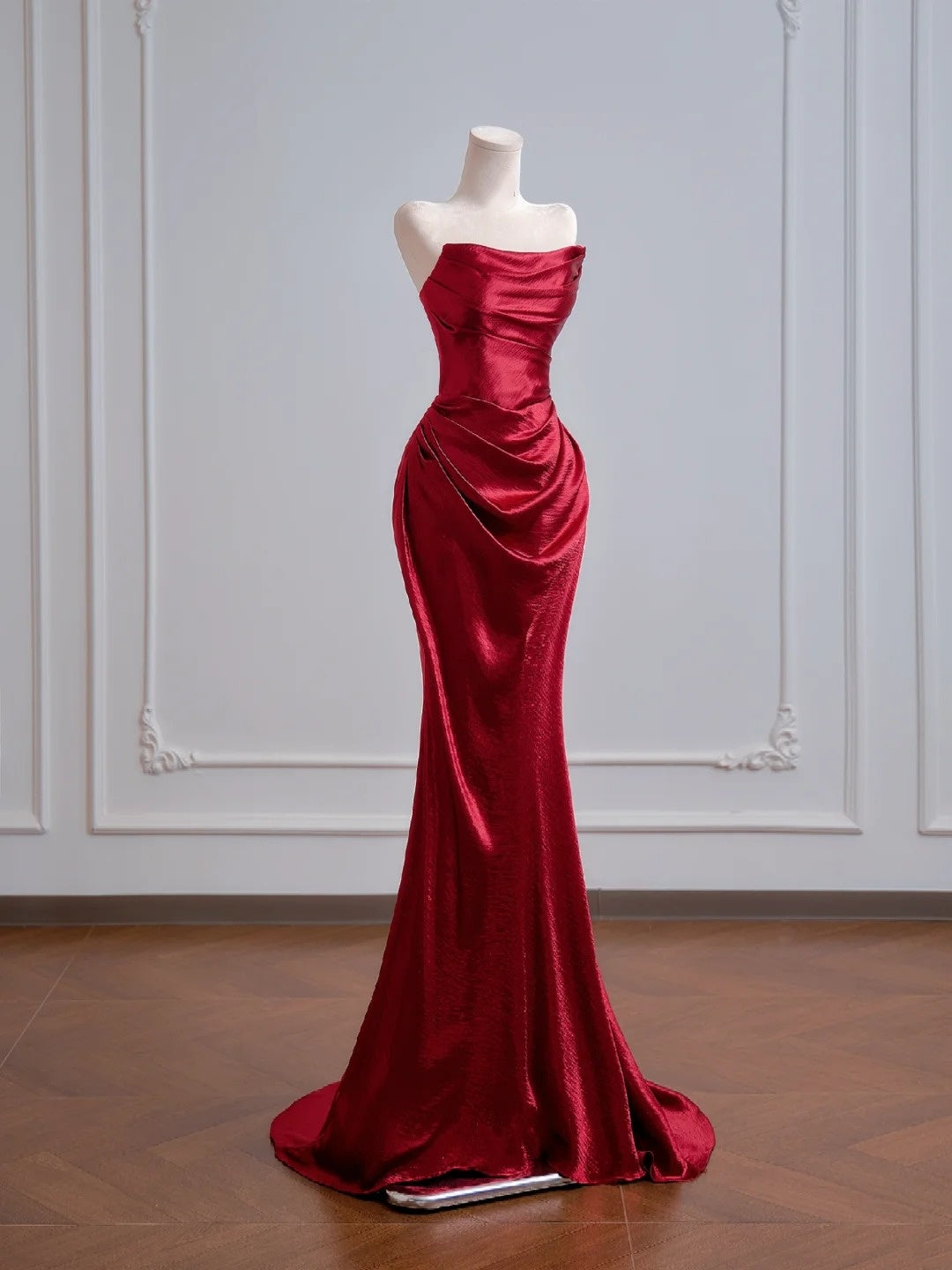 Robe de bal longue rouge satinée, bustier, style sirène romantique, idéale pour un 18e anniversaire (N392)