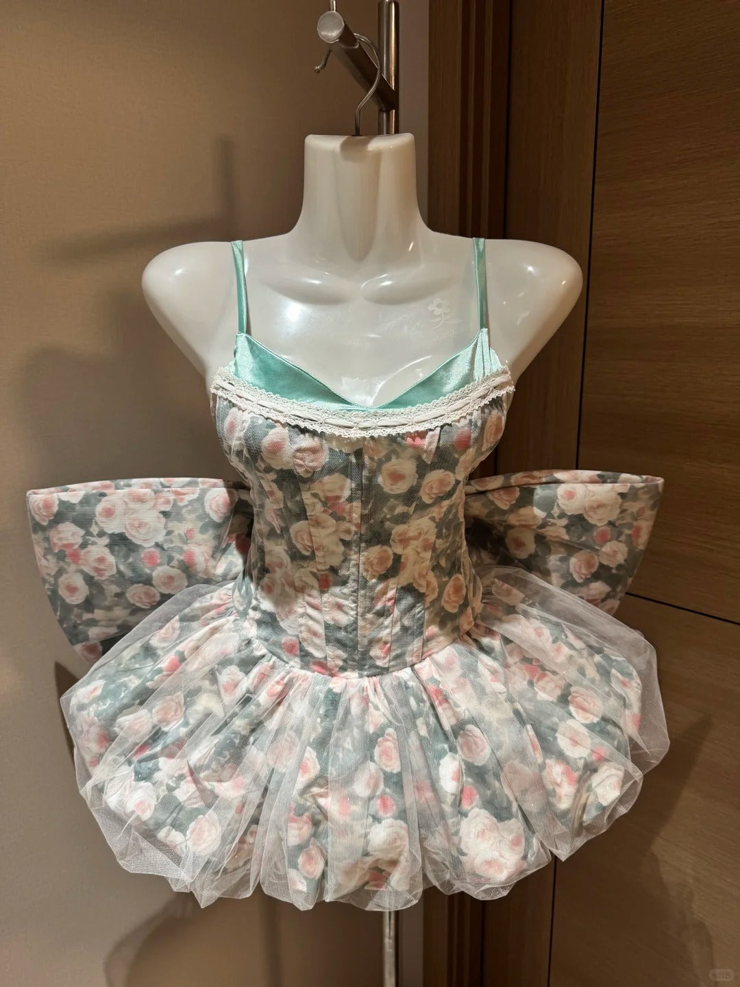 Jolie robe de bal bretelles spaghetti vert floral courte nuit à Rio Inspo Robes de soirée Hoco Robes de bal RB4038