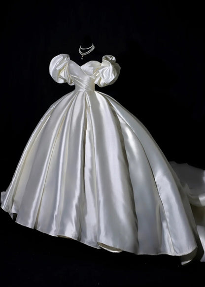 Schlichtes Brautkleid, Ballkleid, schulterfrei, kurze Ärmel, Satin, plissiert, figurbetontes langes Brautkleid AB2532