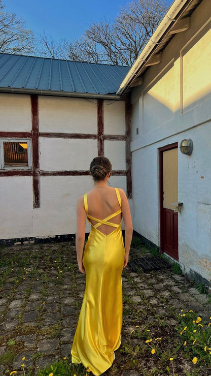 Gelbes Meerjungfrauen-Abendkleid aus gelbem Satin mit V-Ausschnitt und offenem Rücken, langes Abendkleid, Ballkleid, Hochzeitsgastkleid N267