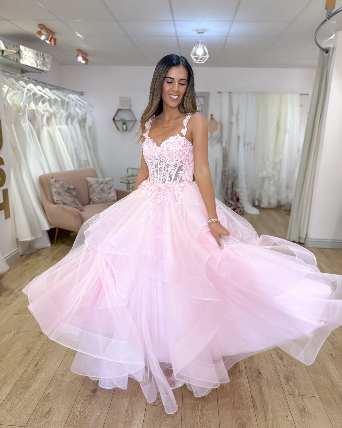 Robe de bal rose clair en tulle superposé, robe de soirée longue à bretelles spaghetti et volants, AB936