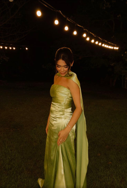 Elegantes, trägerloses, langes A-Linien-Abendkleid aus salbeigrünem Satin für Damen, auch als formelles Hochzeitsgastkleid geeignet (AB158).