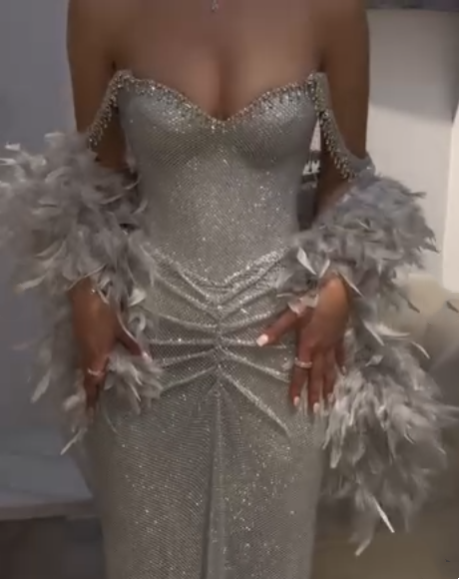 Robe de bal longue bleu marine à fines bretelles et sequins, style sirène, idéale pour une soirée, un 19e anniversaire ou une remise de diplôme (N881)