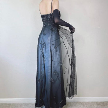 Elegantes, langes, blau-graues, zart perlenbesetztes Tüllkleid in A-Linie – perfekt für formelle Anlässe wie Geburtstage oder Abschlussbälle (N1697)