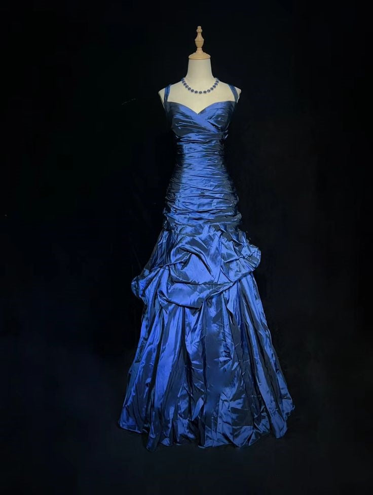 Magnifique robe de bal longue sirène en satin bleu marine à volants, modèle N1793