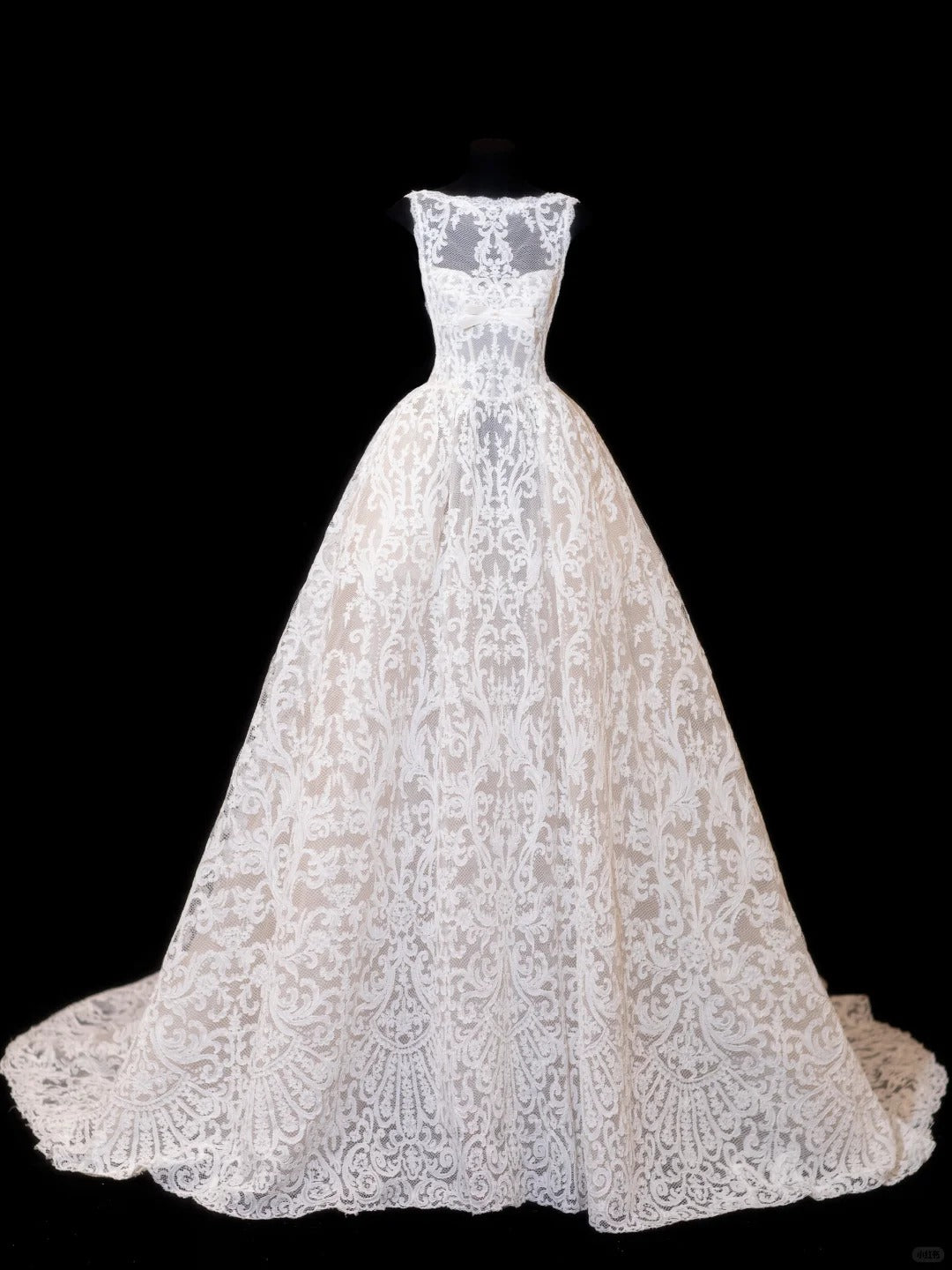 Timeless Ball Gowns Lace White With Wedding Veil Tulle Bridal Gown Garden Wedding Dresses RB4322