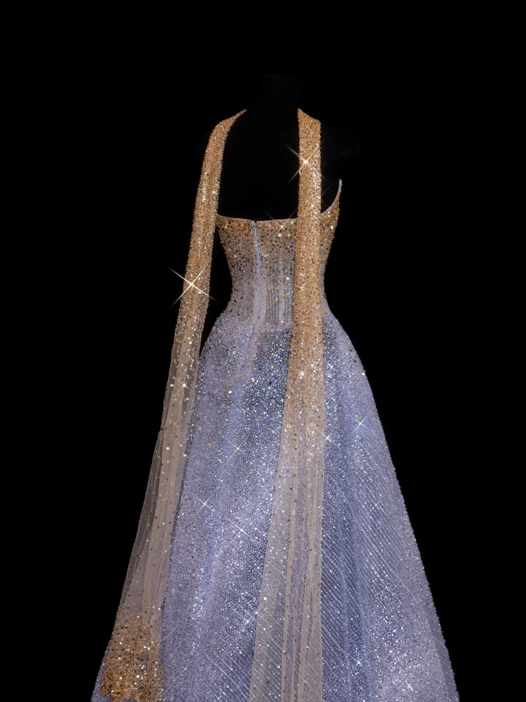 Robe de bal longue N143, bustier lilas scintillant, foulard orné de perles dorées, inspiration robe de soirée formelle