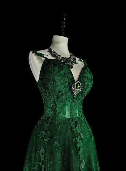 Schlichtes, langes A-Linien-Abendkleid mit Spaghettiträgern aus dunkelgrünem Tüll und Applikationen, Modell N1847