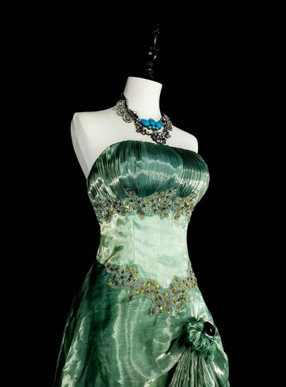 Robe de bal longue vintage vert sauge, bustier, coupe trapèze, en organza, années 70, référence N1835