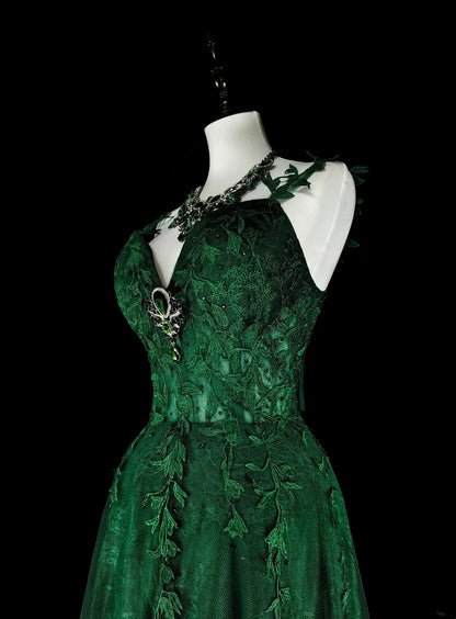 Schlichtes, langes A-Linien-Abendkleid mit Spaghettiträgern aus dunkelgrünem Tüll und Applikationen, Modell N1847
