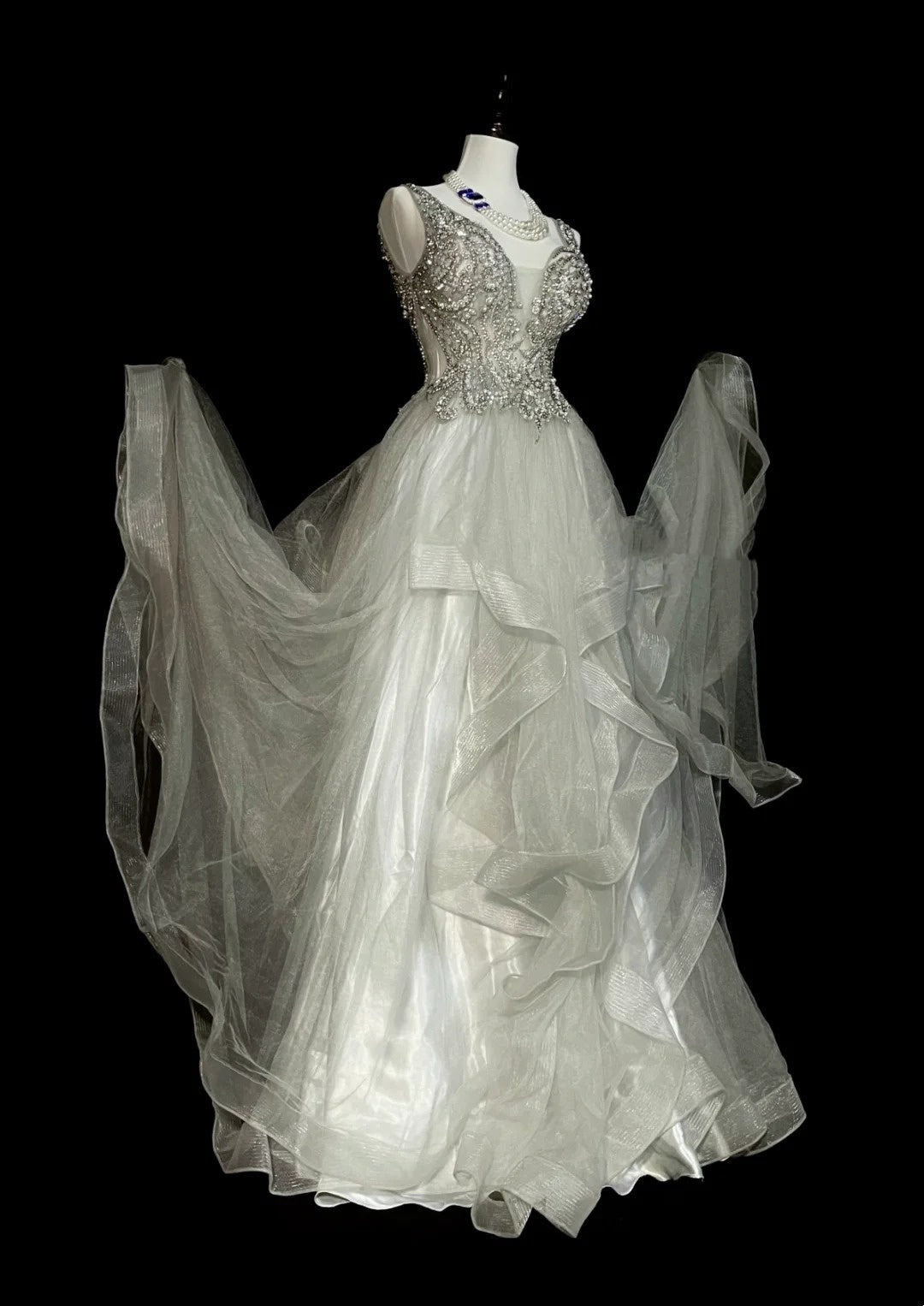 Vintage Ball Gown V Neck Silver Tulle With Beaded Prom Sweet 16 Dresses Quinceanera Dress Long 15 Vestidos De Fiesta N1439