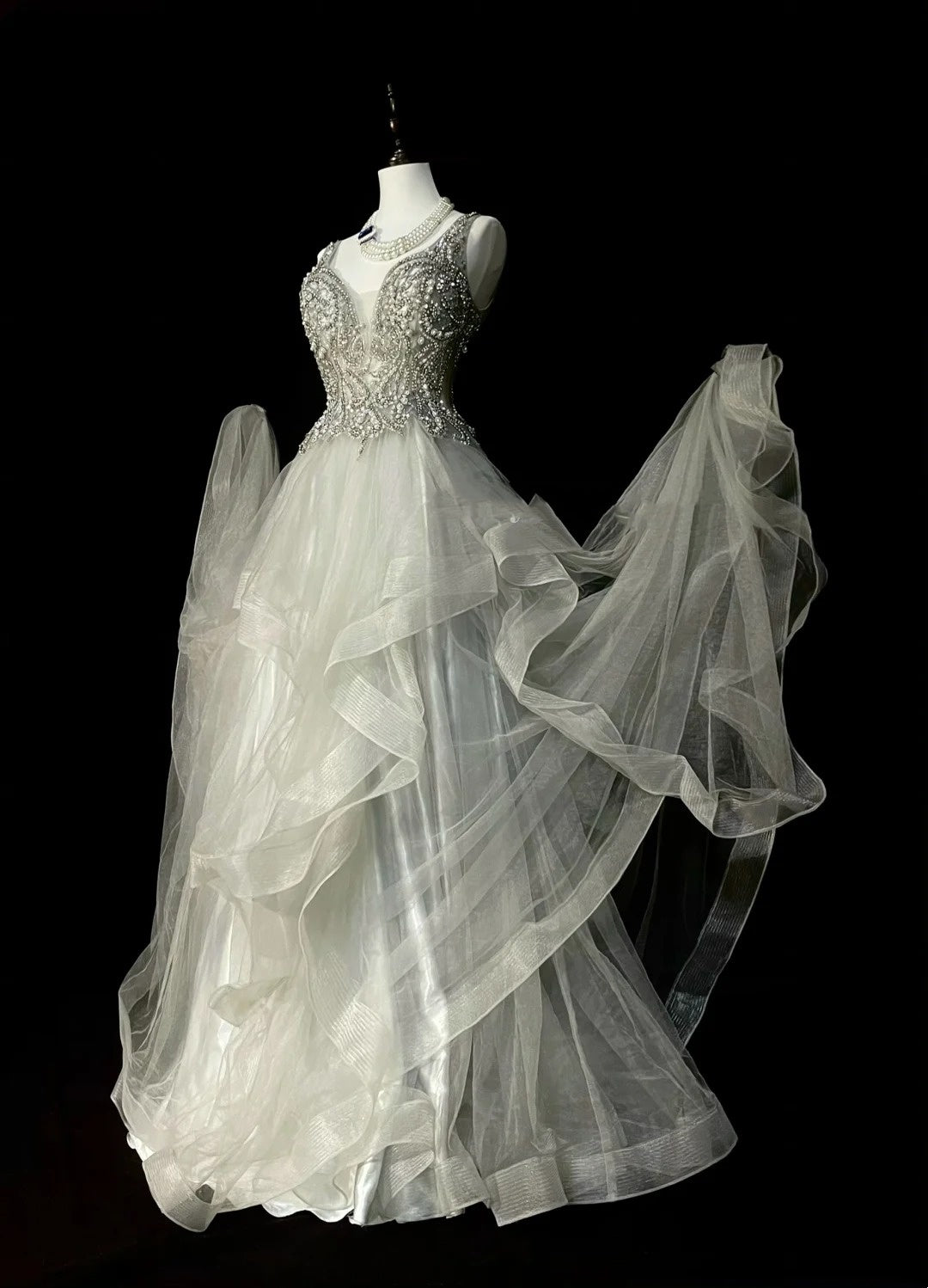Vintage Ball Gown V Neck Silver Tulle With Beaded Prom Sweet 16 Dresses Quinceanera Dress Long 15 Vestidos De Fiesta N1439