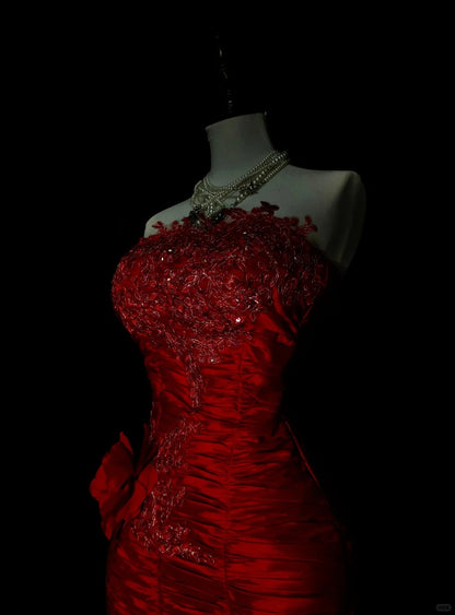 Robe de bal longue sirène vintage sans bretelles en tulle rouge avec appliques, style années 80, référence N1440