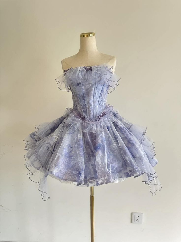 Hübsches Ballkleid Trägerlos Blumen Lavendel Abschlussball Inspo Kurze Outfits zum 15. Geburtstag Homecoming Kleider RB3159