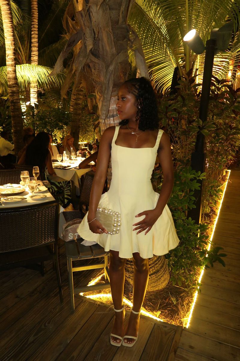 Sexy Ball Gown Square Neck Yellow Satin For Black Girl Satin Short Homecoming Dress Senior High School University Ideas Inspo Short Hoco Court Gowns RB7281