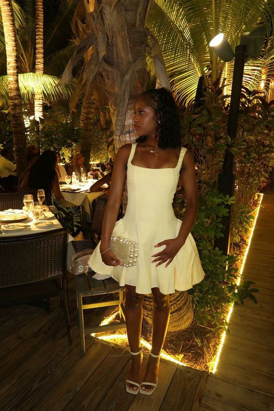 Sexy Ball Gown Square Neck Yellow Satin For Black Girl Satin Short Homecoming Dress Senior High School University Ideas Inspo Short Hoco Court Gowns RB7281