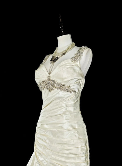 Robe de mariée sirène vintage années 80, décolleté cœur, couleur ivoire, longue et cintrée, référence N1609