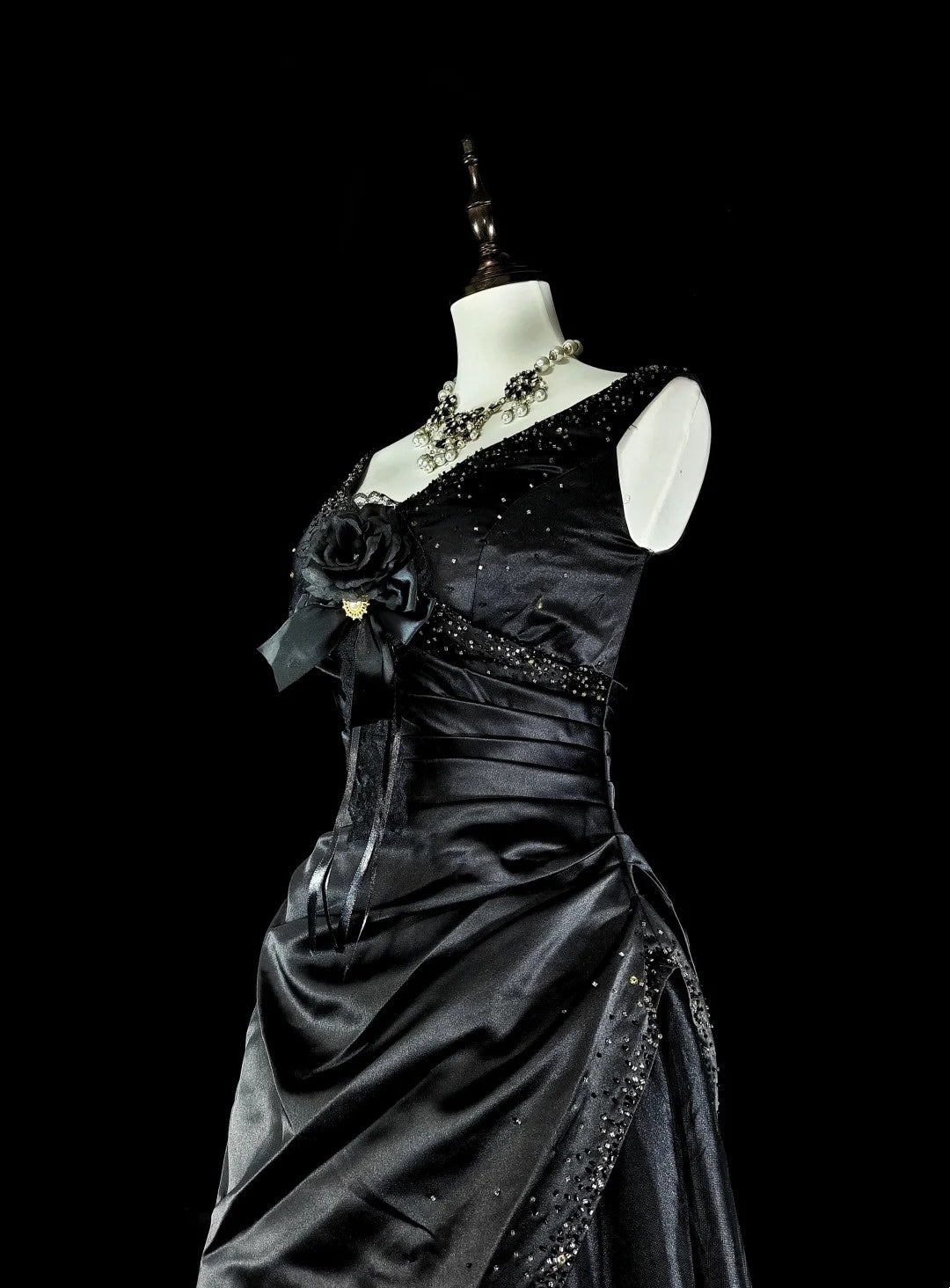 Verträumte Abschlussballkleider Vintage 90er Jahre mit Perlen V-Ausschnitt A-Linie Satin Schwarz Lange Formelle Outfits N2375