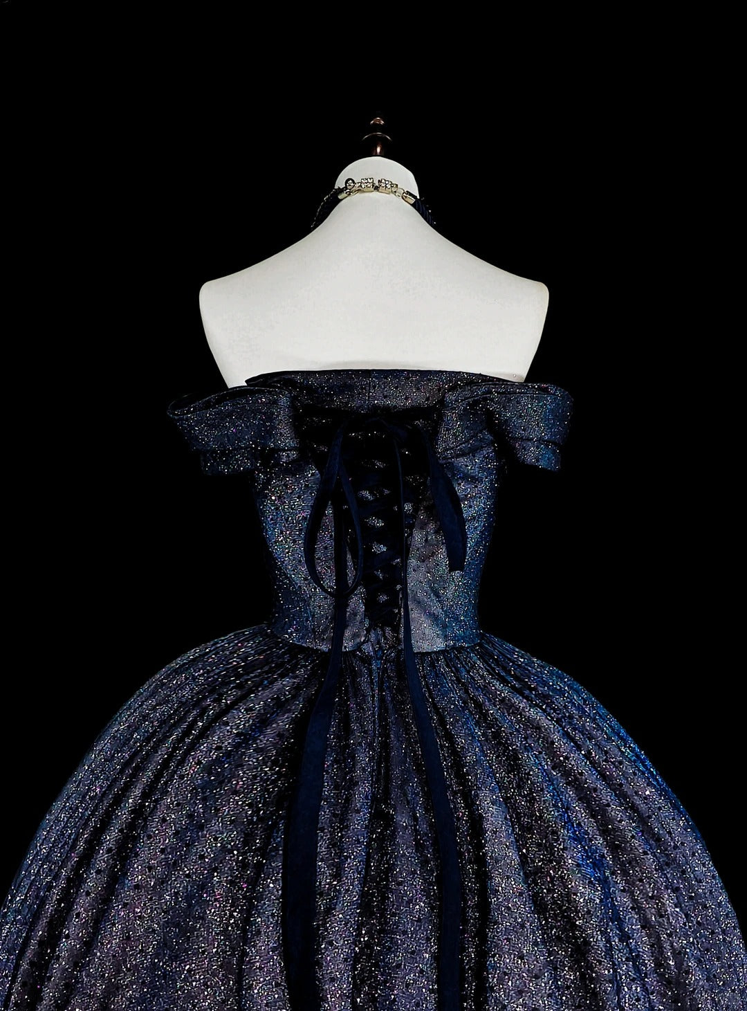 Robe de bal vintage années 1780, épaules dénudées, tulle bleu marine à manches longues, N1608