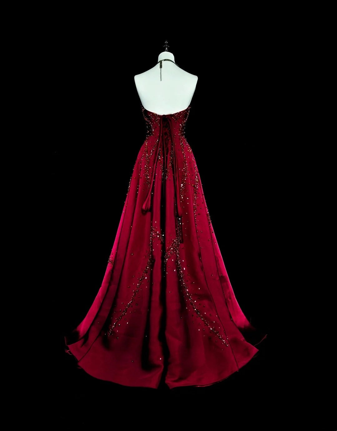 Vintage 1780er Jahre A-Linien-Abendkleid, trägerlos, dunkelrot, ärmellos, mit Perlenstickerei, N1600