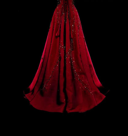 Vintage 1780er Jahre A-Linien-Abendkleid, trägerlos, dunkelrot, ärmellos, mit Perlenstickerei, N1600