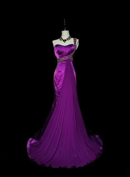 Robe de bal longue de soirée vintage sirène asymétrique en satin raisin, années 2000, ornée de perles, référence N1361