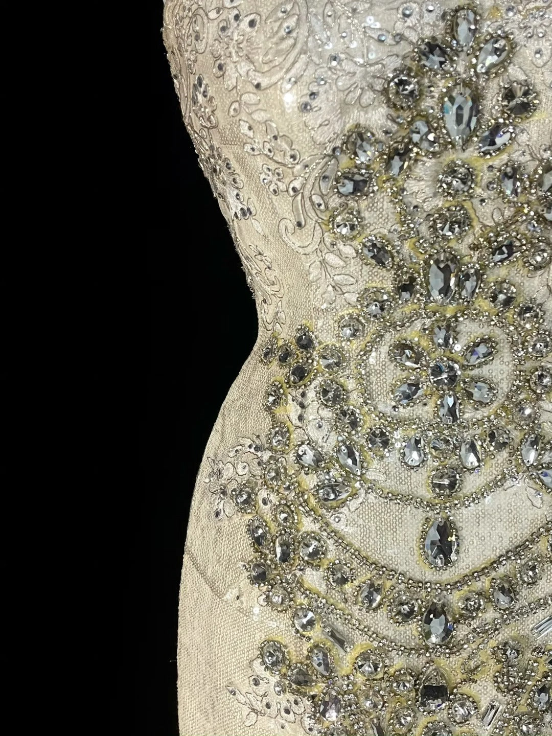 Robe de mariée vintage années 80, coupe sirène, bustier cœur, dentelle ivoire et tulle, longue, cintrée, N1470