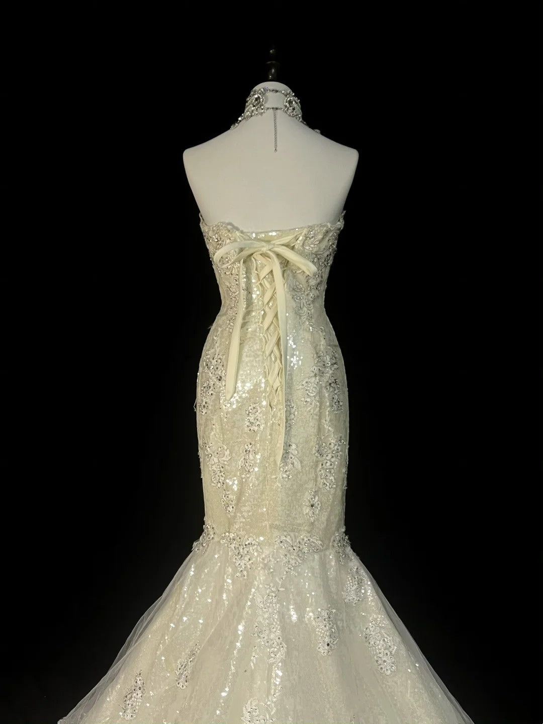Robe de mariée vintage années 80, coupe sirène, bustier cœur, dentelle ivoire et tulle, longue, cintrée, N1470