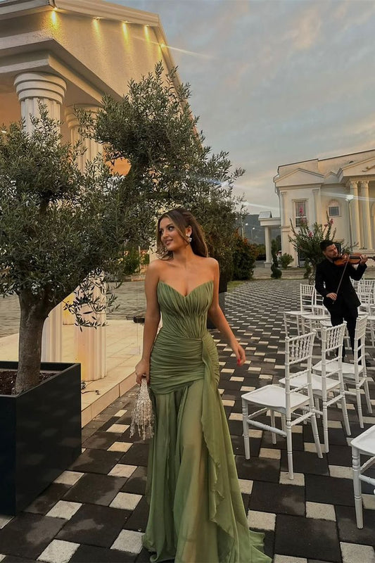 Hübsches, ärmelloses, trägerloses Chiffon-Abendkleid im Meerjungfrauenstil mit herzförmigem Dekolleté, langer Rüsche und Schnürung am Rücken für Teenager (N1501)