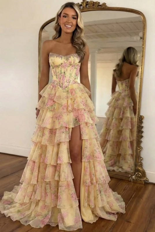 Gelbes, trägerloses Chiffon-Abendkleid in A-Linie mit Blumenmuster N1505