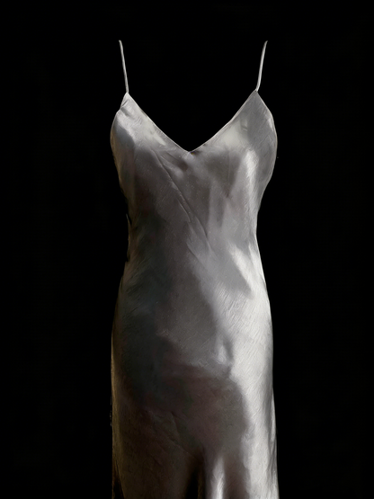 Robe fourreau grise à fines bretelles, style vintage années 80, 70 et 90, idéale pour une soirée étudiante ou un bal de fin d'année (N1153)