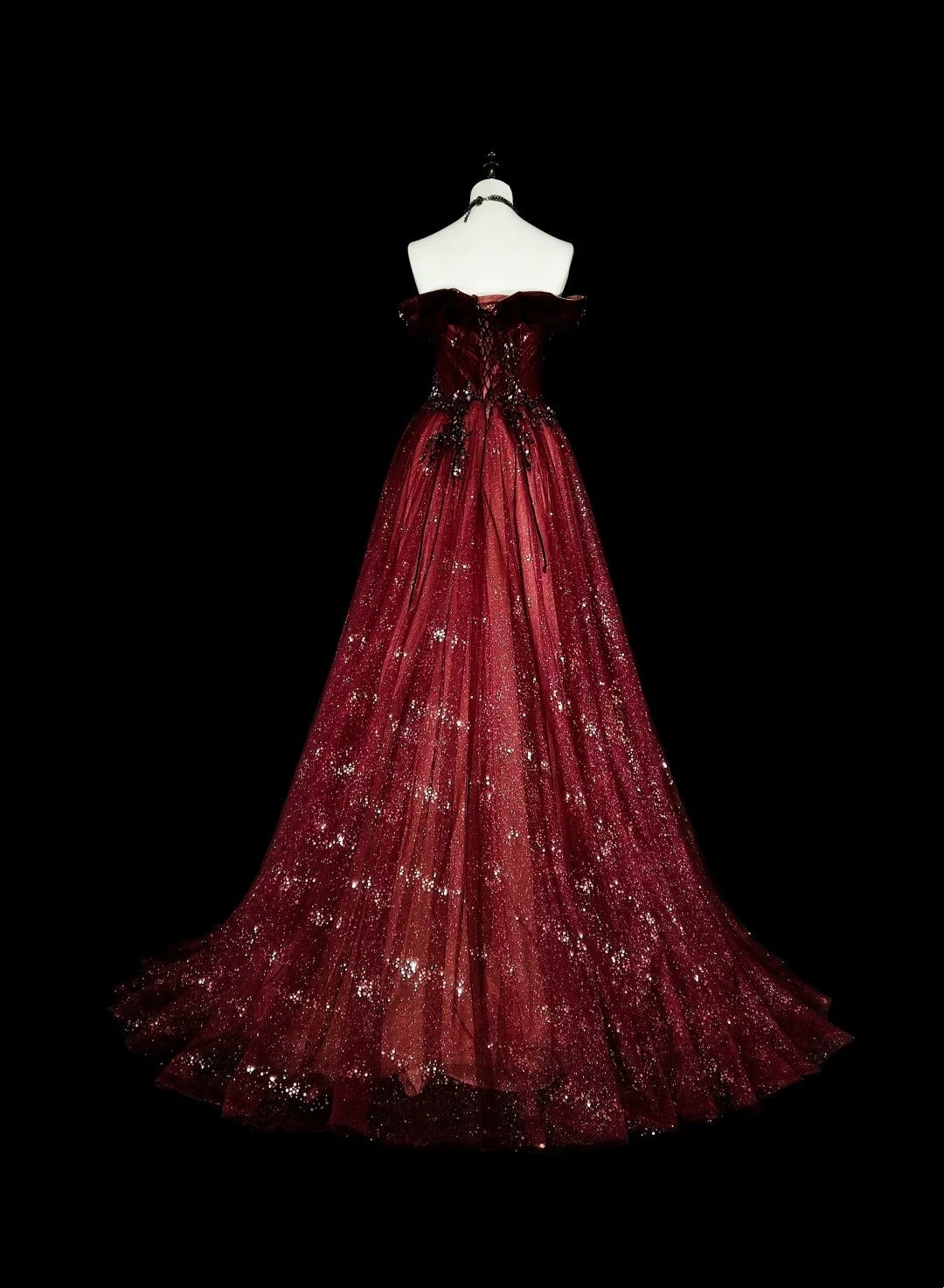 Robe de bal longue bordeaux à épaules dénudées, coupe trapèze et paillettes, ornée d'appliqués, référence N1777