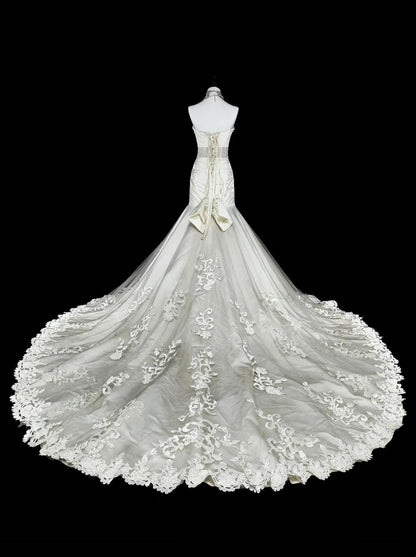 Einzigartige Hochzeitskleider Meerjungfrau Trägerlos Spitze Ärmellos Weiß Lange Brautkleid N3512