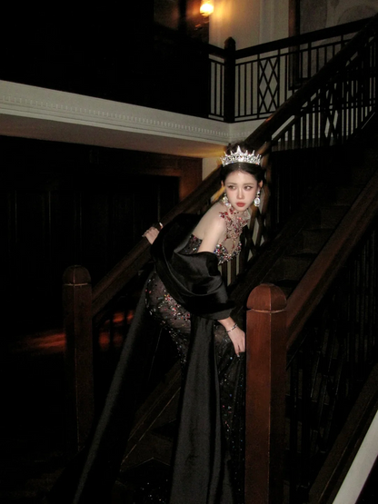 Robe de bal longue sirène à col montant, sequins noirs et perles, ornée de pierres précieuses, idéale pour un 20e anniversaire (AB2406)