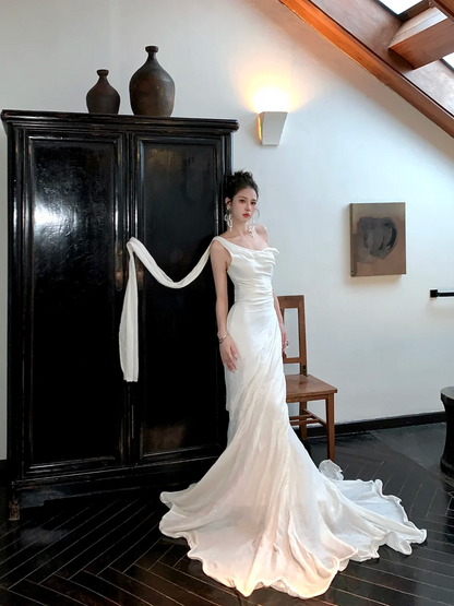 Simple Mermaid One Shoulder White Wedding Dress With Train Fairytale Brides Gown Wedding Dresses N064