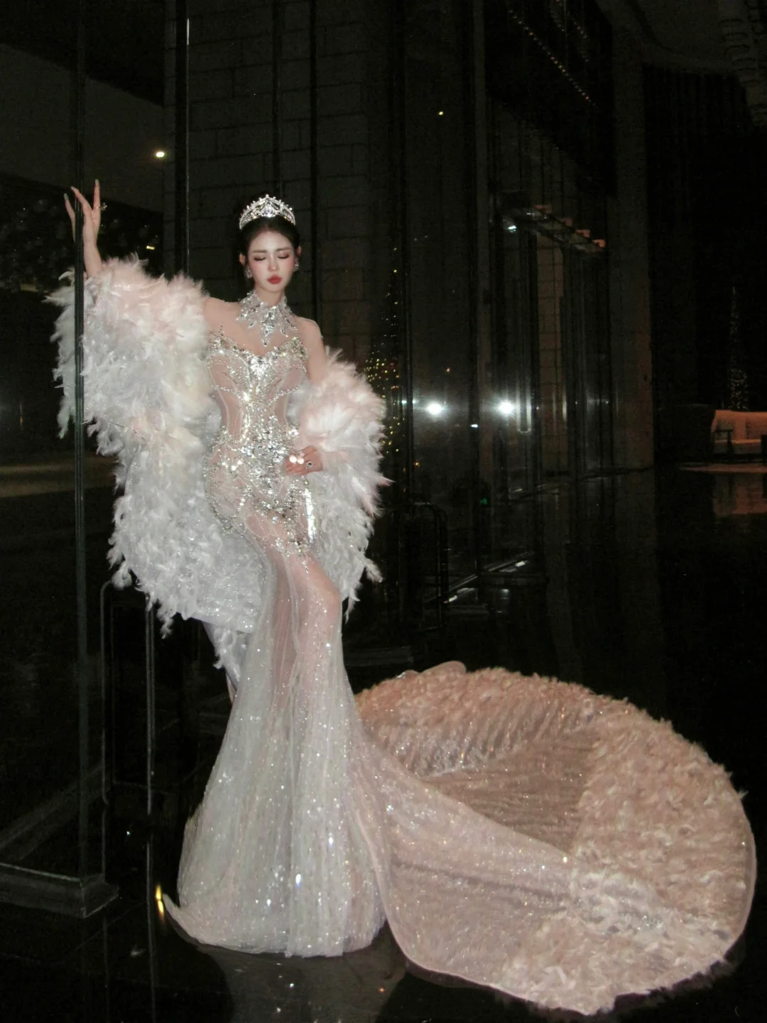 Robe de mariée sirène sexy à col montant et sequins argentés, ornée de perles, style conte de fées, référence N070